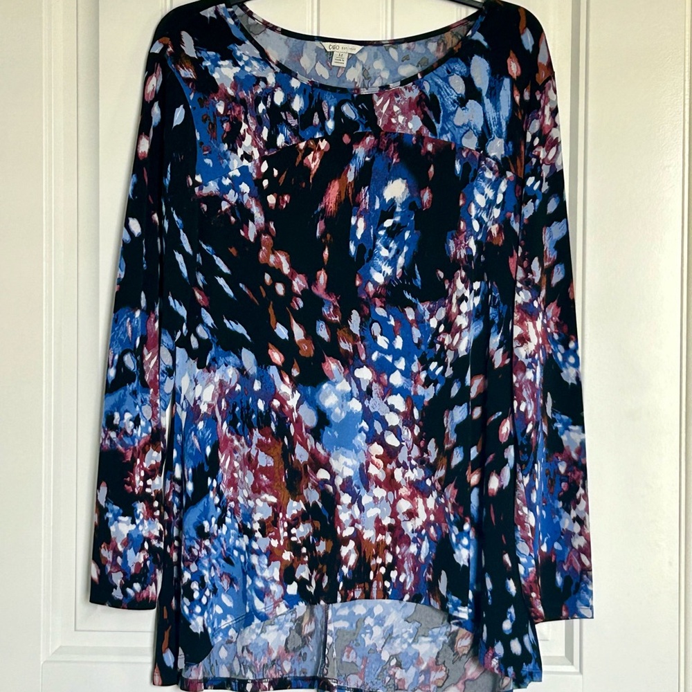 Cat Black Multi-Color Long Sleeve Scoop Neck Top